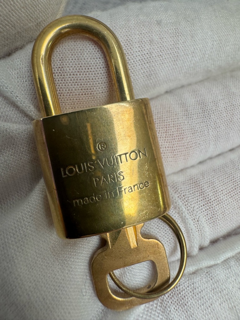 #330 Louis Vuitton Gold-Tone LV Padlock Key Charm - Picture 8 of 8